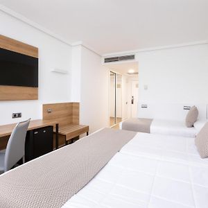 URBAN TRIPLE Room